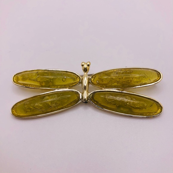 Cute Dragonfly Brooch - Picture 4 of 4